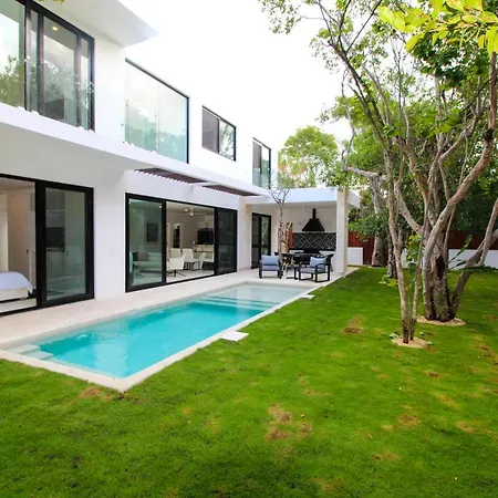 Bahia Principe Vacation Rentals - Four-Bedroom House